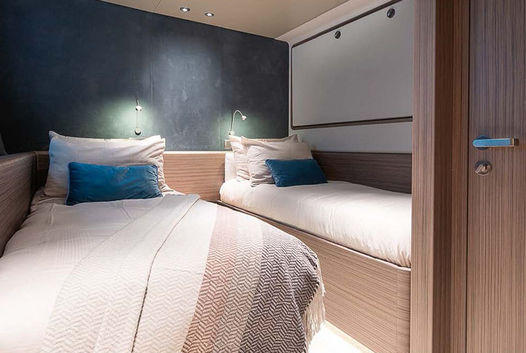 Custom Line Navetta 30